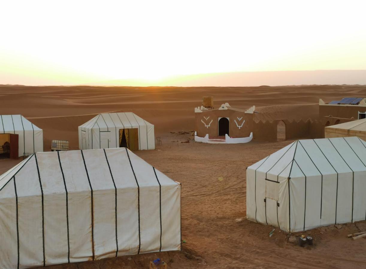 מלון El Gouera Bivouac Erg Chegaga Nomademoi מראה חיצוני תמונה
