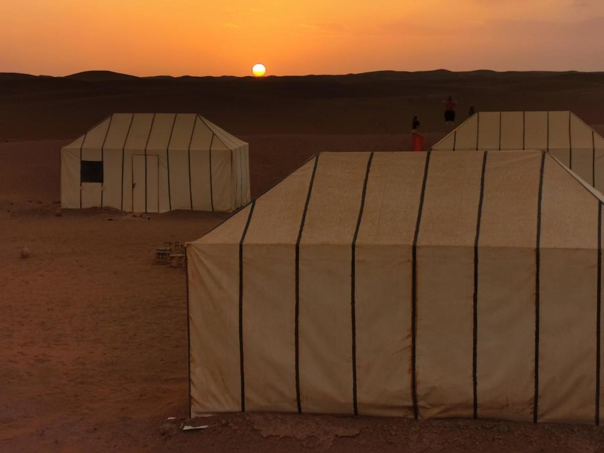 מלון El Gouera Bivouac Erg Chegaga Nomademoi מראה חיצוני תמונה